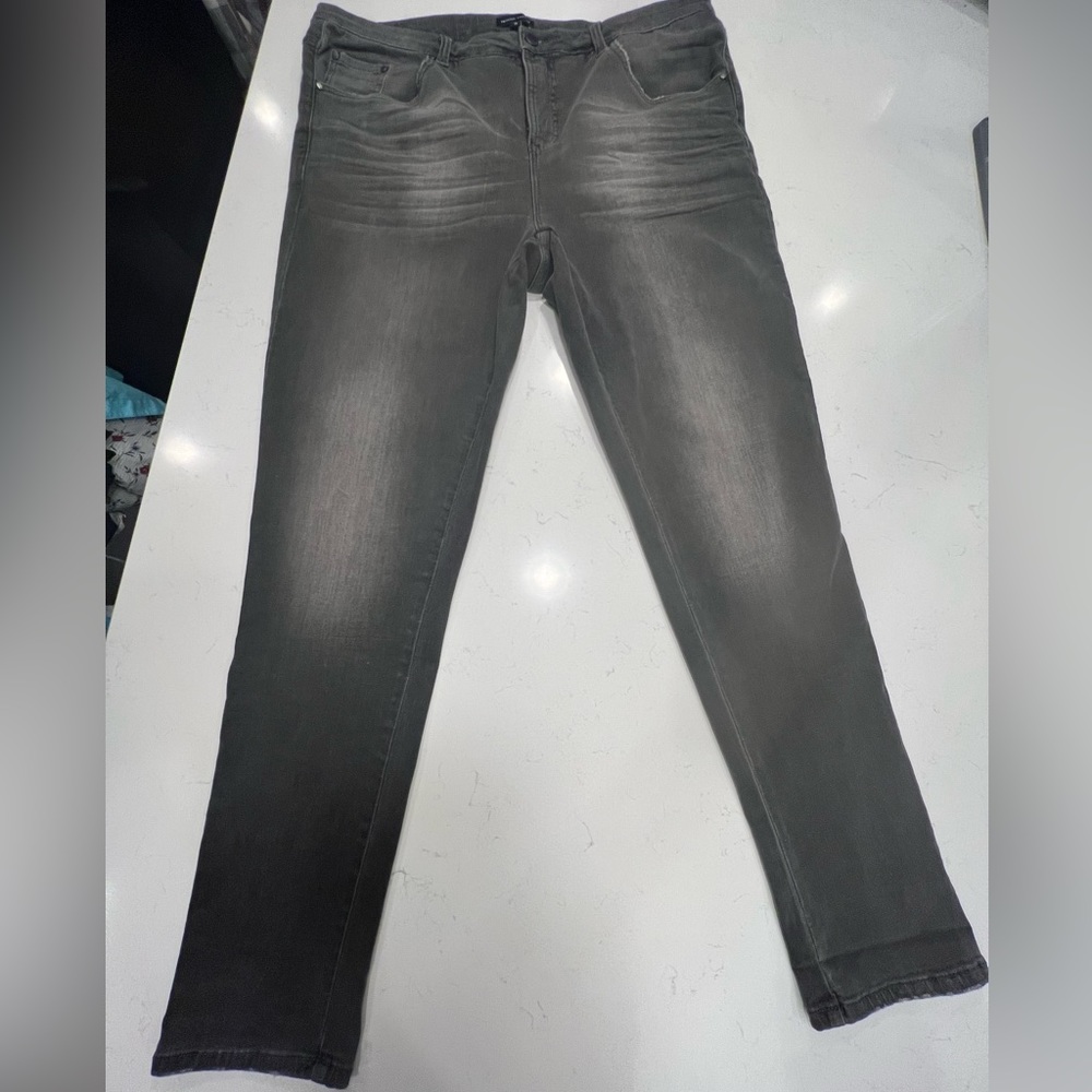 Universal Standard High Rise 5 Pocket Vintage
Logan 32"